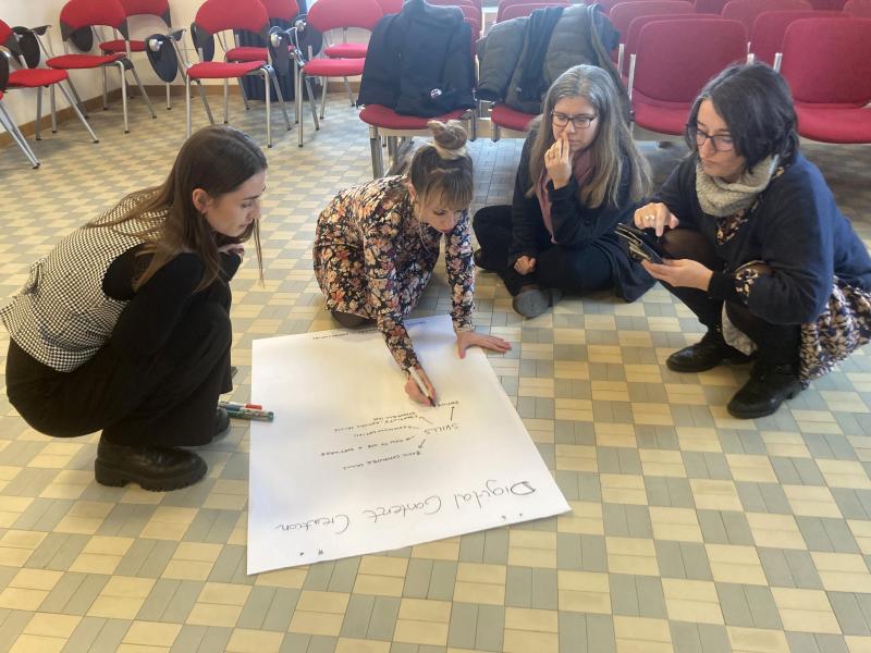 IMG 4332 Gruppenarbeit adj